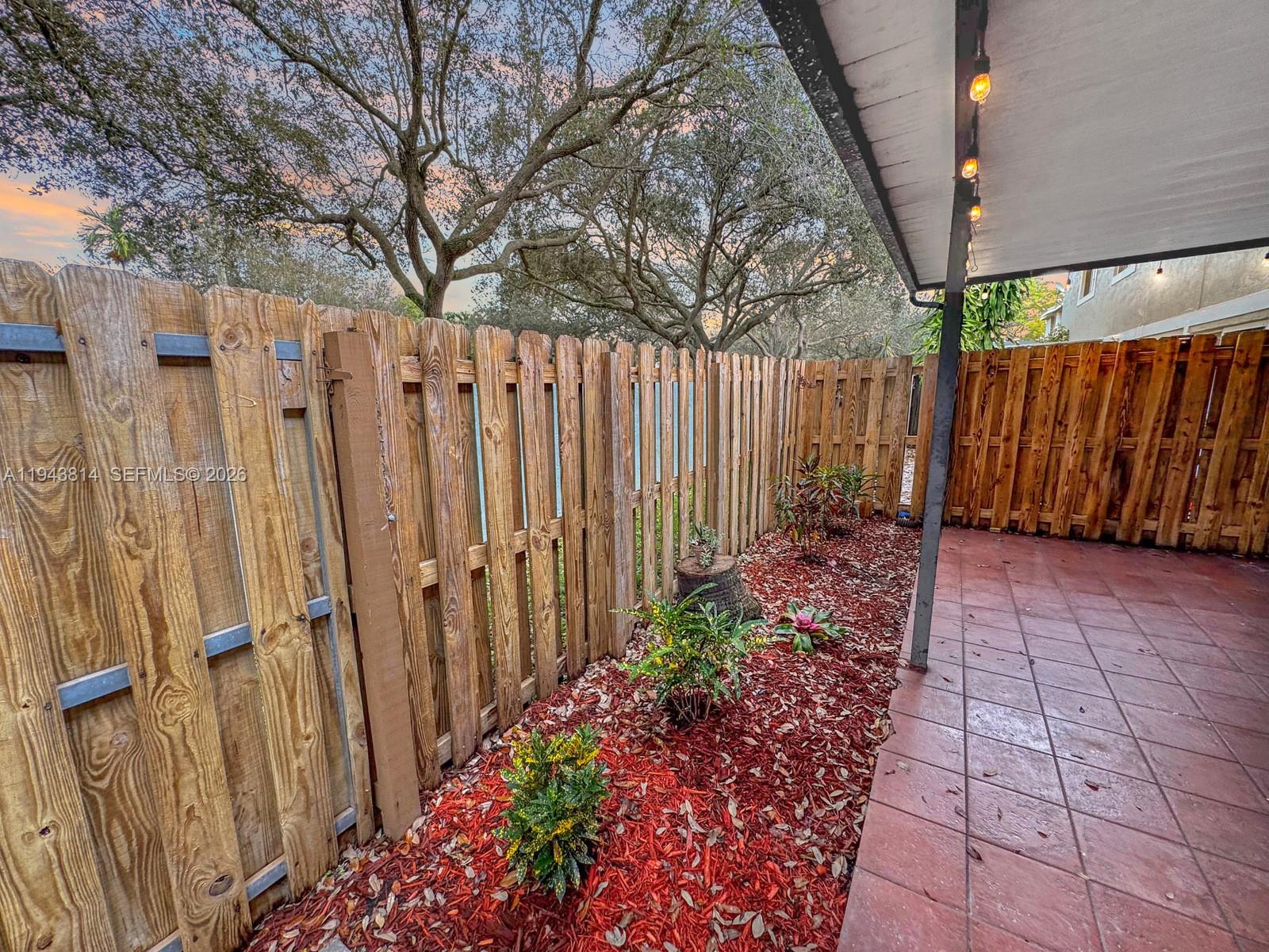 FLAMINGO GARDENS - Residential