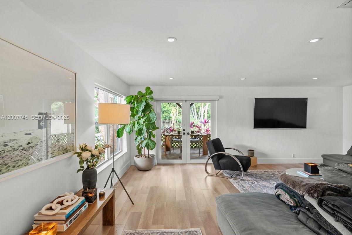 GRIFFING BISCAYNE PARK ES - Residential