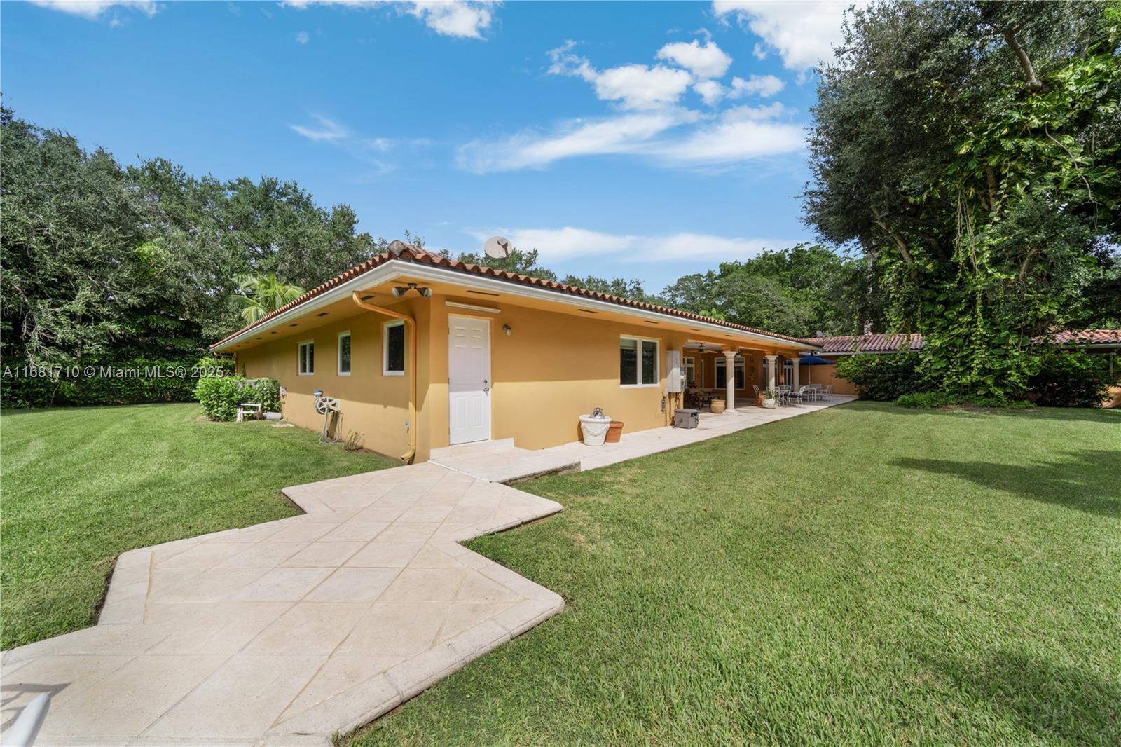 CORAL GABLES BISC BAY SEC - Residential