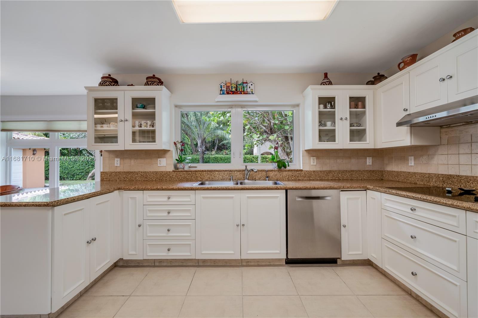 CORAL GABLES BISC BAY SEC - Residential