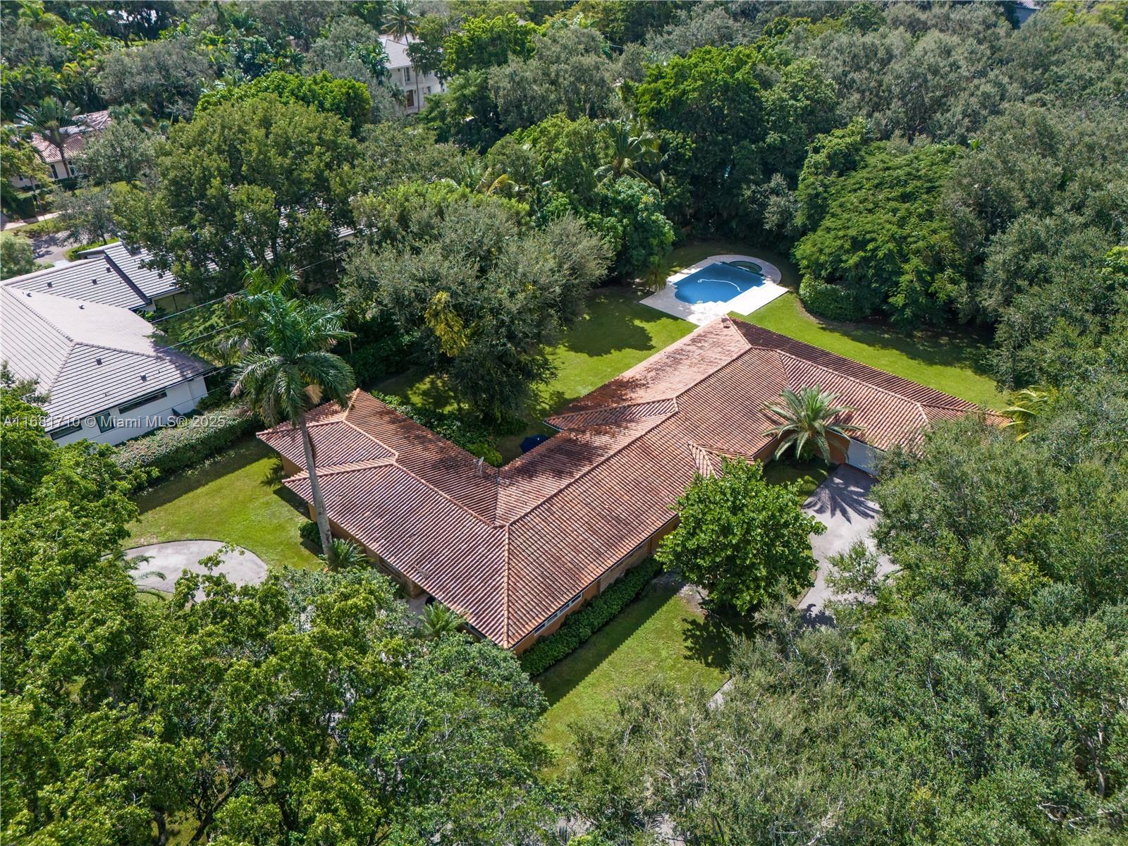 CORAL GABLES BISC BAY SEC - Residential