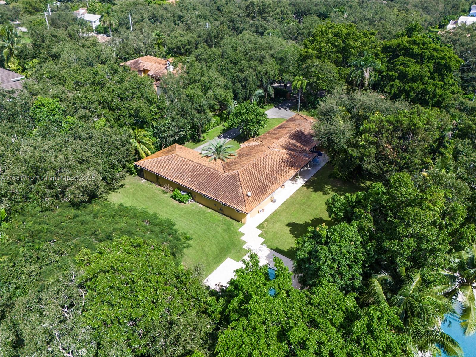 CORAL GABLES BISC BAY SEC - Residential