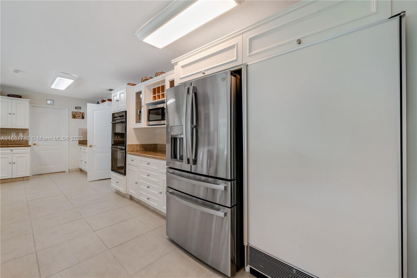 CORAL GABLES BISC BAY SEC - Residential