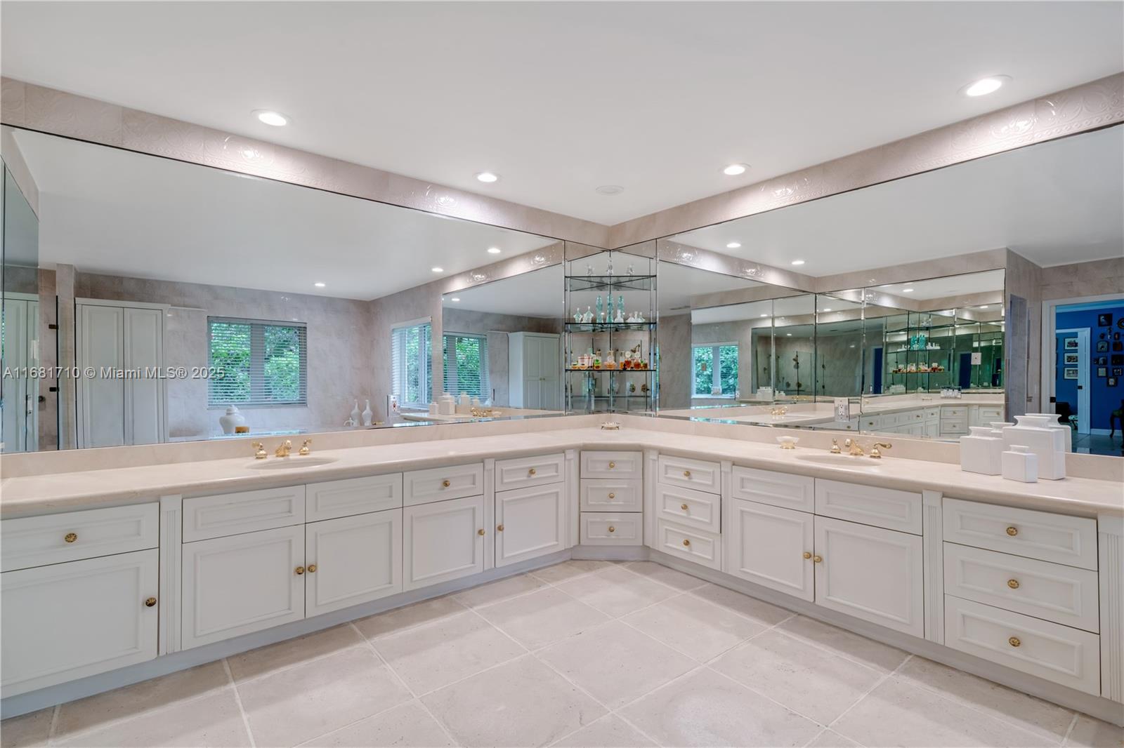 CORAL GABLES BISC BAY SEC - Residential