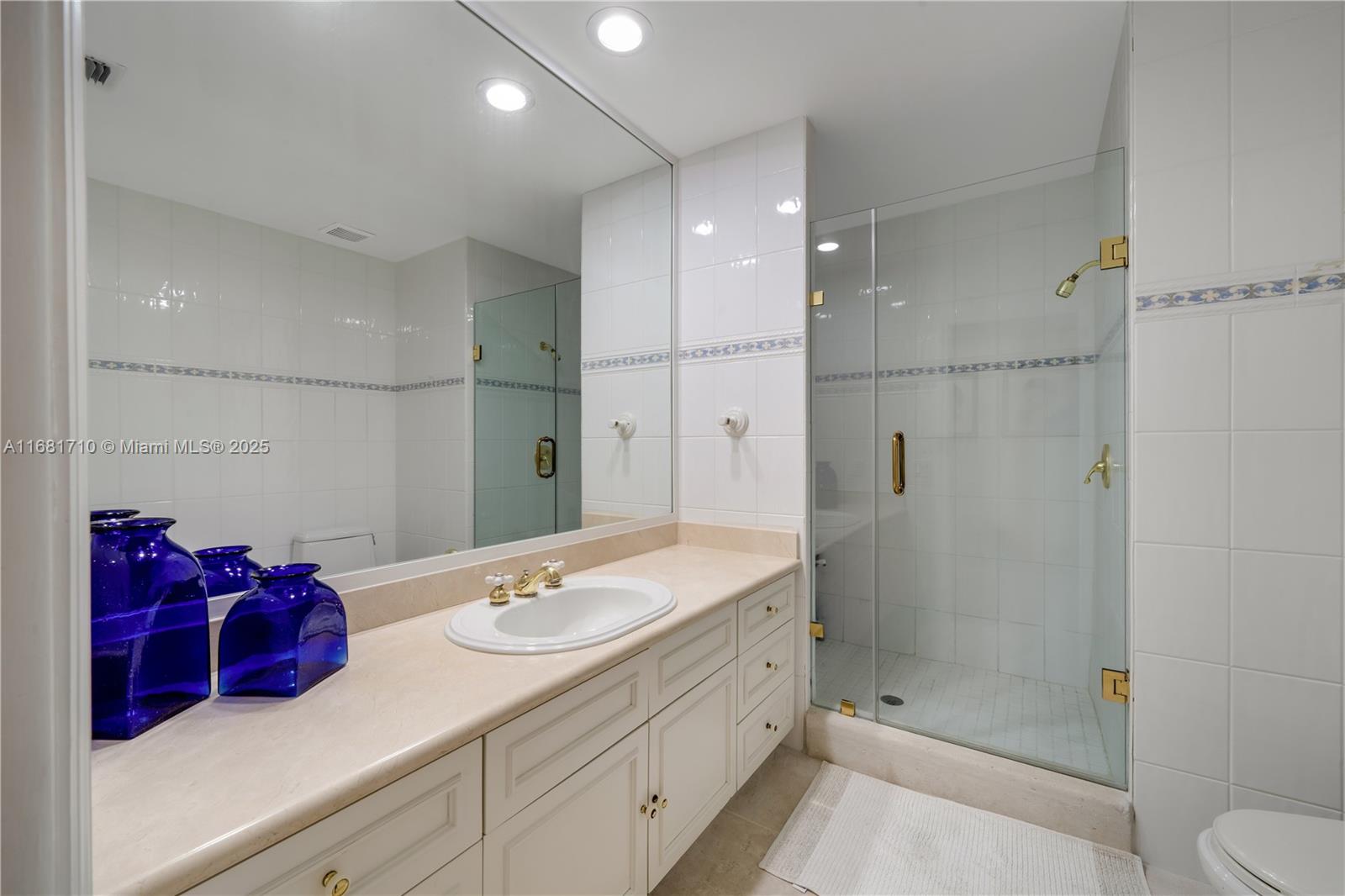 CORAL GABLES BISC BAY SEC - Residential