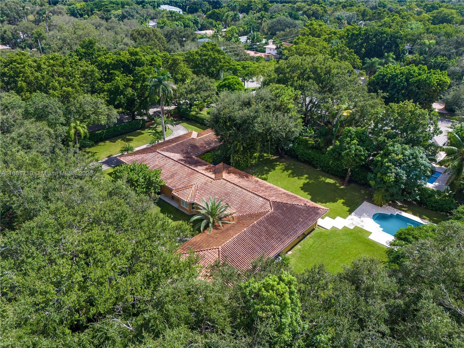CORAL GABLES BISC BAY SEC - Residential