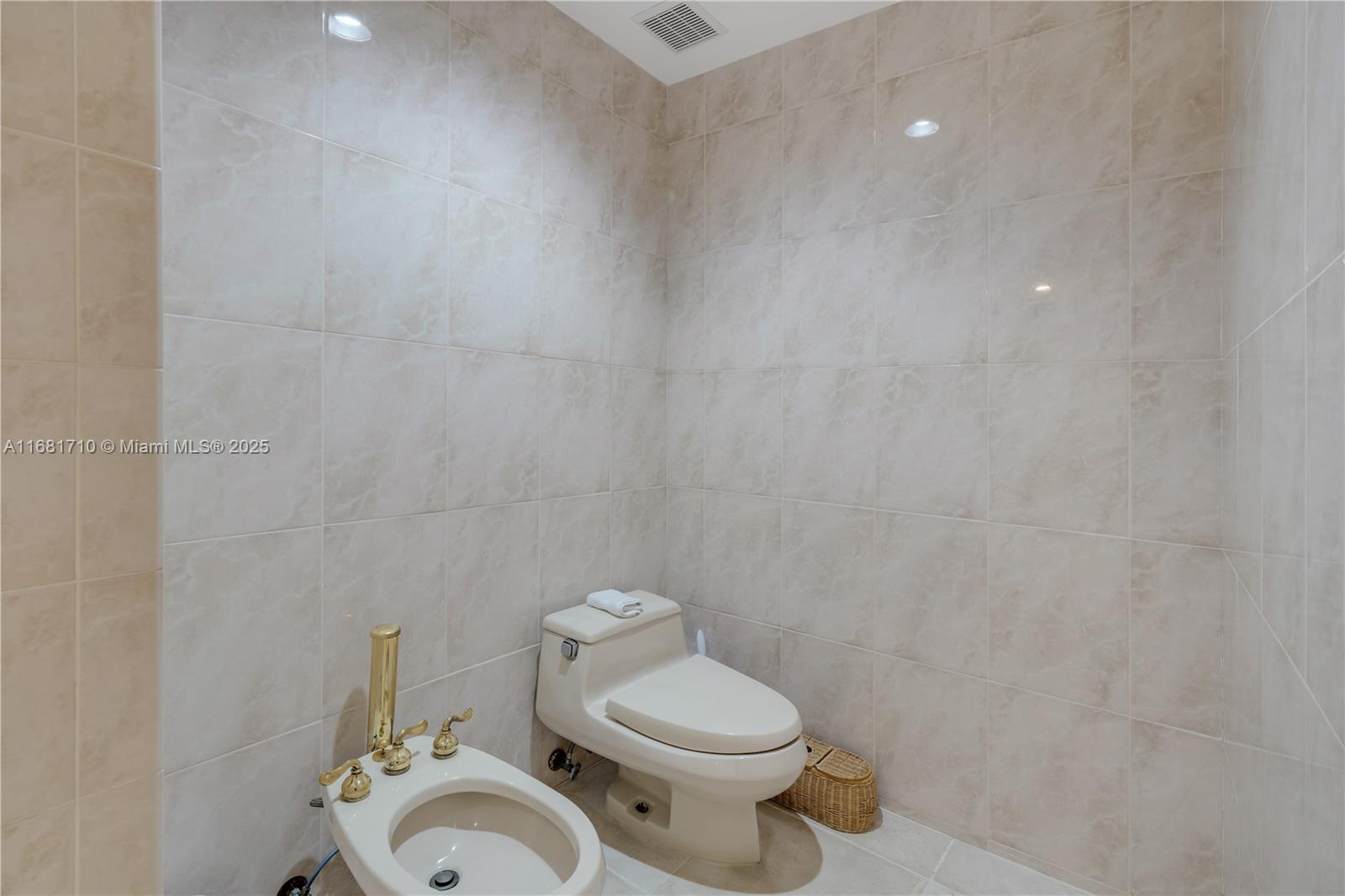 CORAL GABLES BISC BAY SEC - Residential