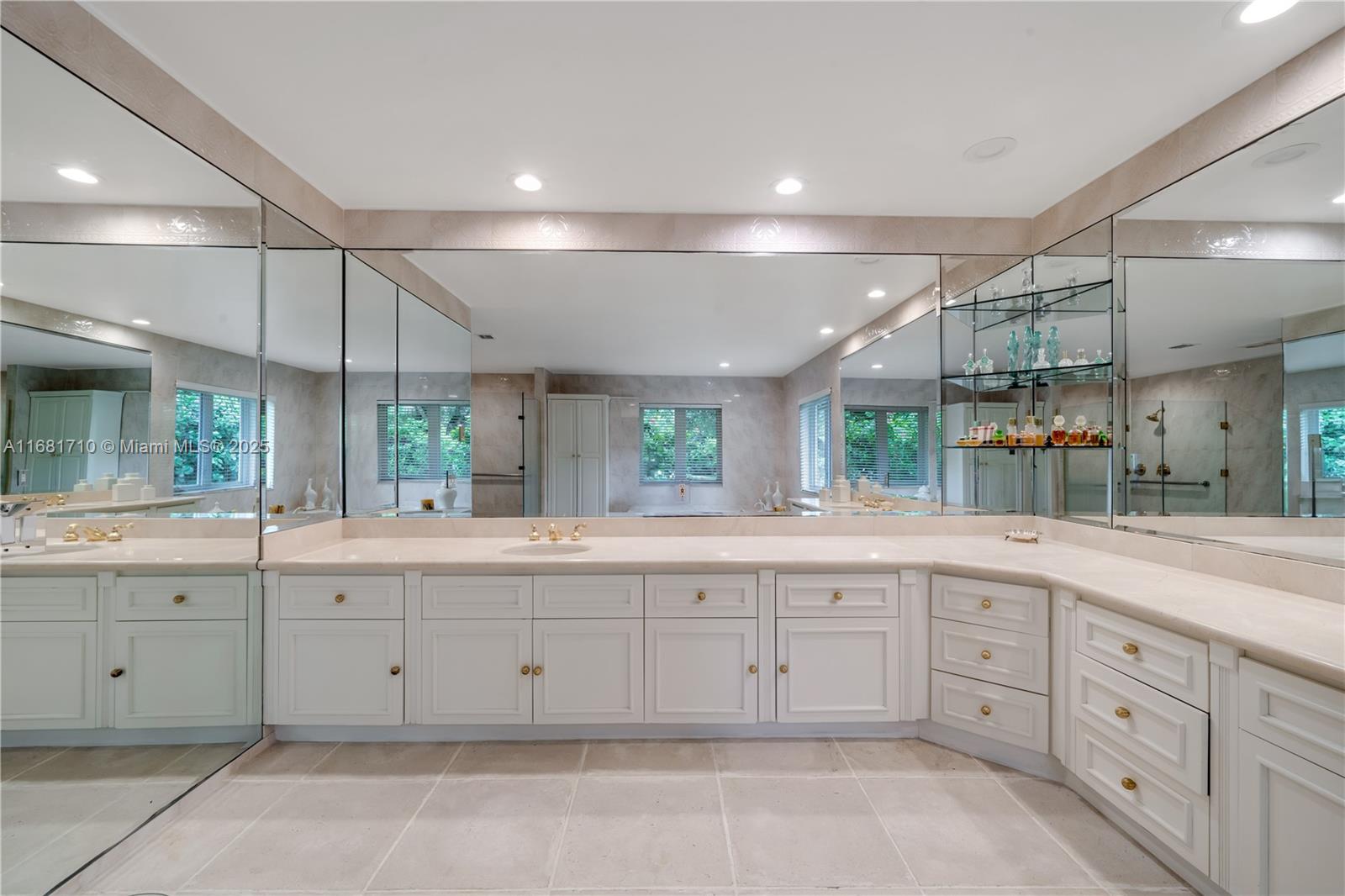 CORAL GABLES BISC BAY SEC - Residential