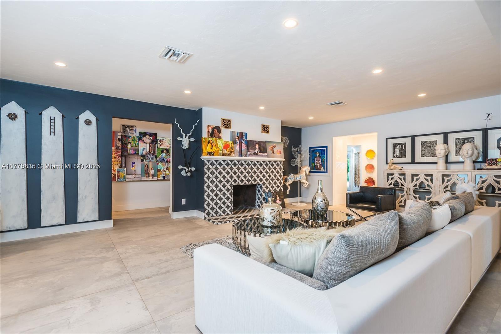 KENDALE SOUTH SEC 1 - Residential