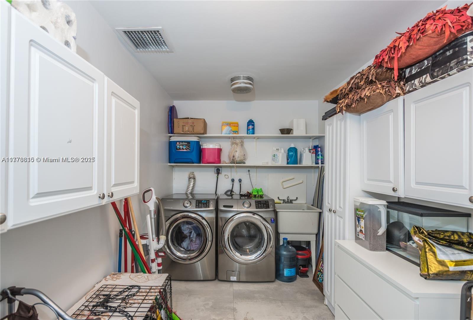 KENDALE SOUTH SEC 1 - Residential