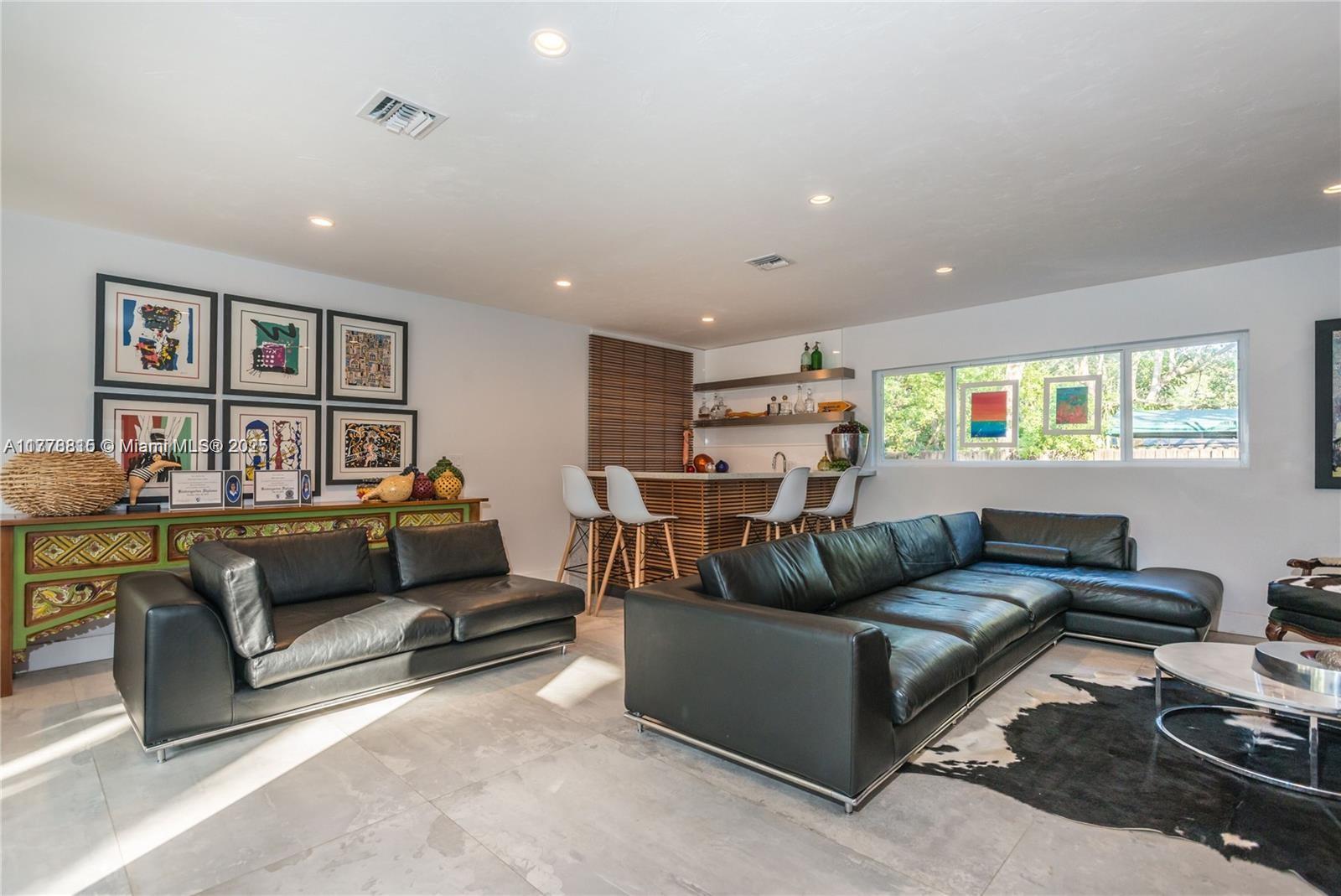 KENDALE SOUTH SEC 1 - Residential