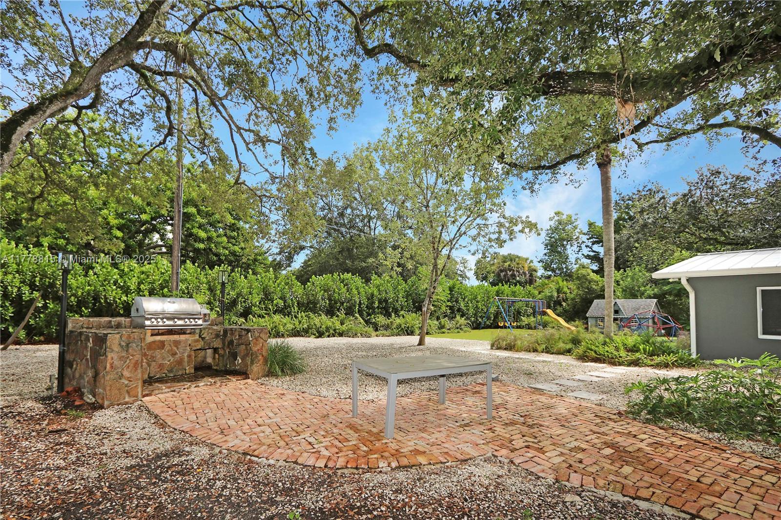 KENDALE SOUTH SEC 1 - Residential