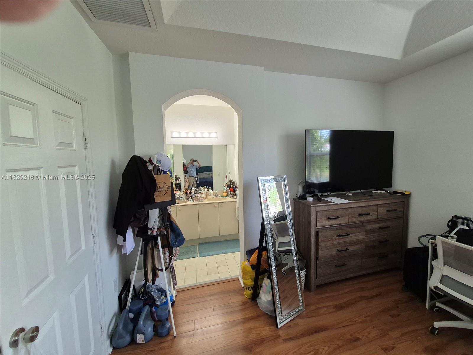 ISLANDS AT DORAL 1ST ADDN - Residential