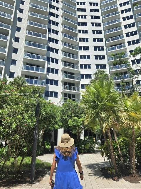 FLAMINGO SOUTH BEACH I CO - Residential Lease
