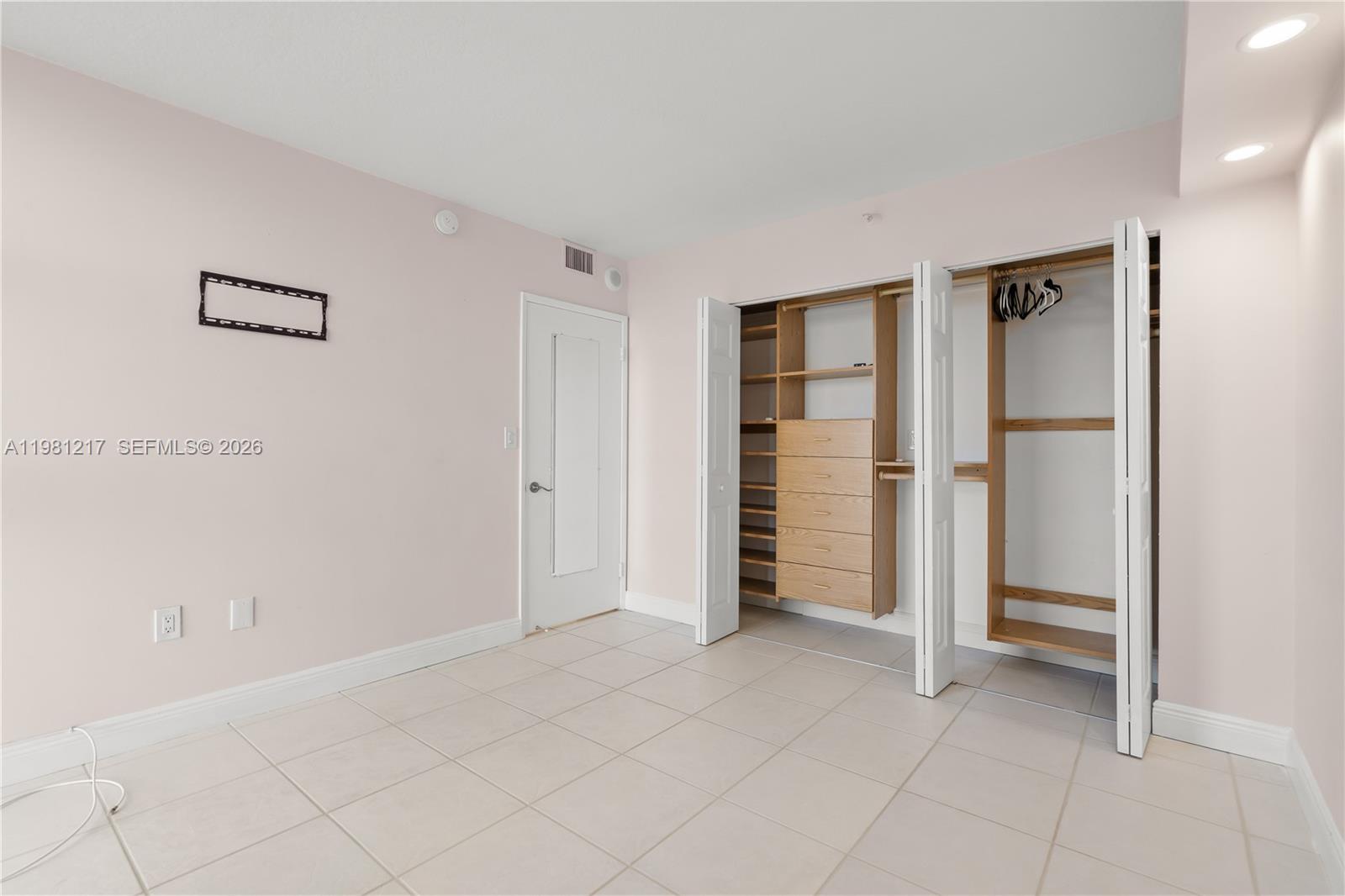 WATERVIEW CONDO - Residential Lease