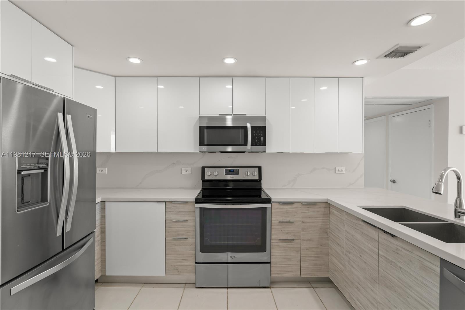 WATERVIEW CONDO - Residential Lease