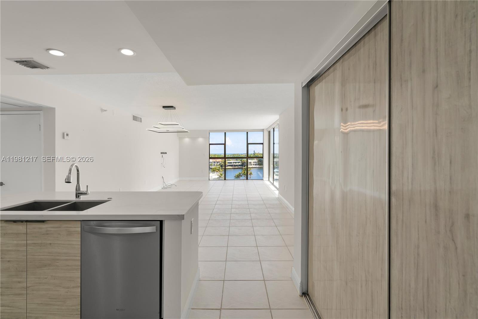 WATERVIEW CONDO - Residential Lease