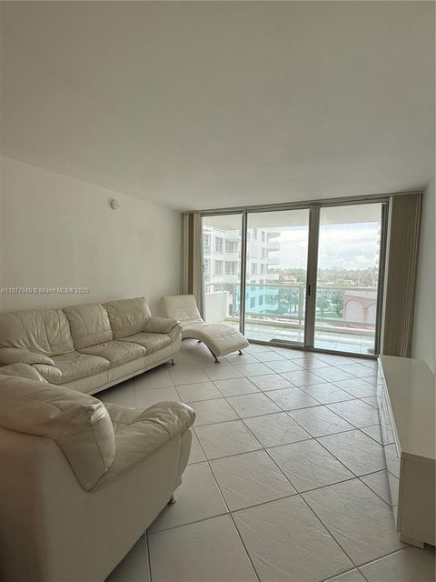 Photo of 5161 Collins Ave #511, Miami Beach, FL 33140 (MLS # A11877040)