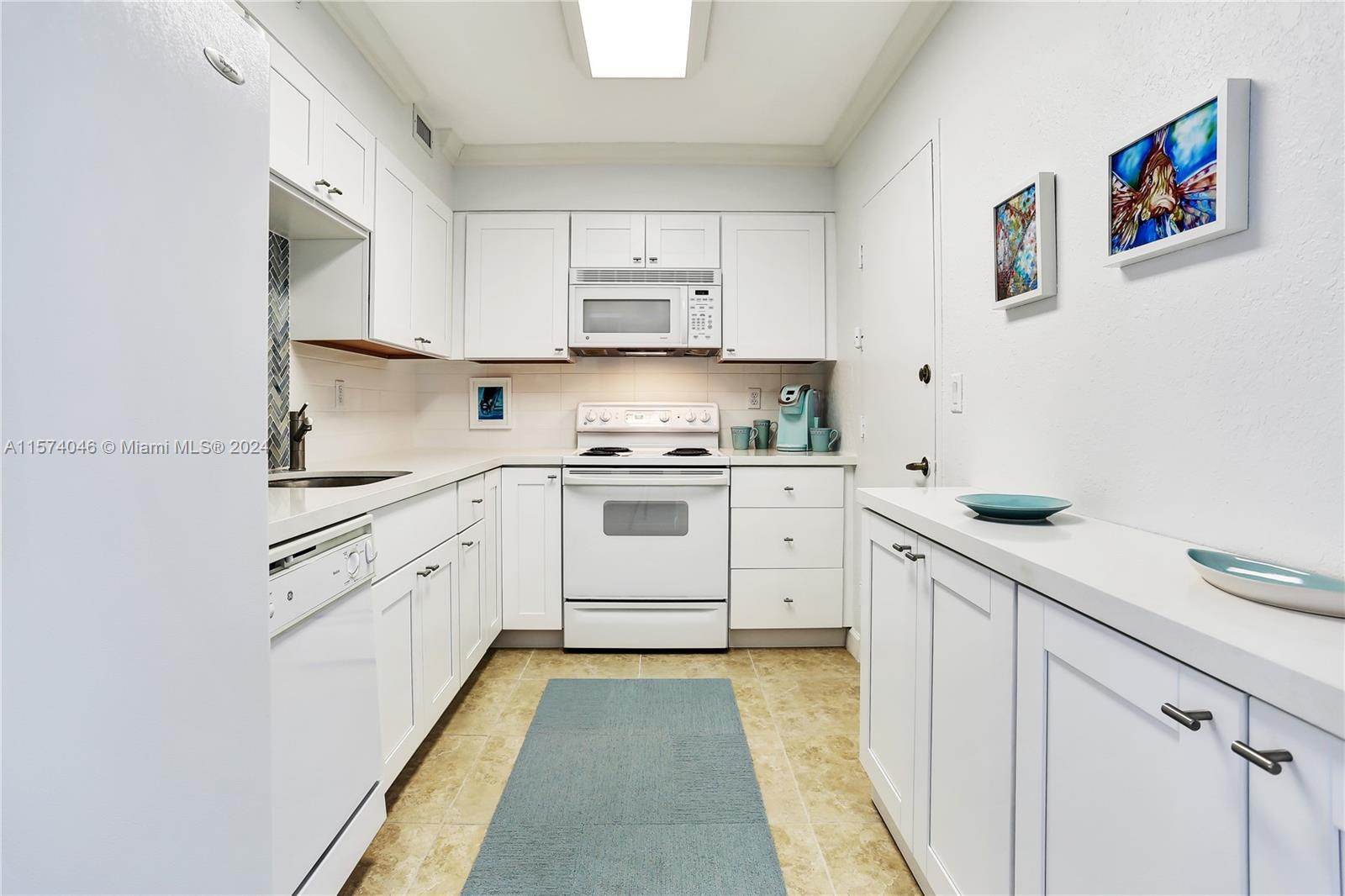 WAVE CONDO - Residential Lease