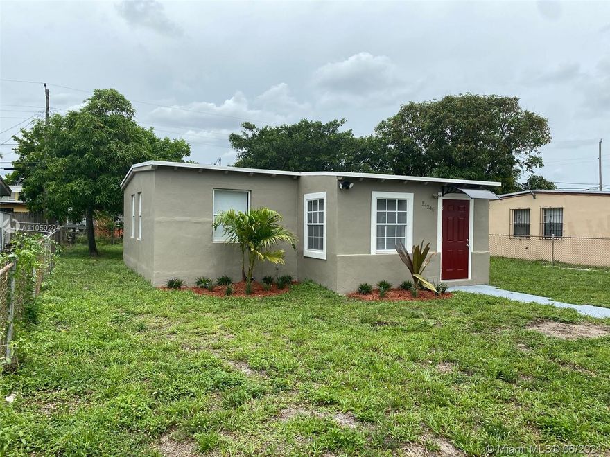 SPECTACULAR SINGLE FAMILY HOME, 2 Bedroom 1 Bath,  769 Sqf under A/C. Home is Completely Updated, with a big lot to fit an RV or a boat.  - Quiet neighborhood -
- Great Deal for First-time Home Buyers -