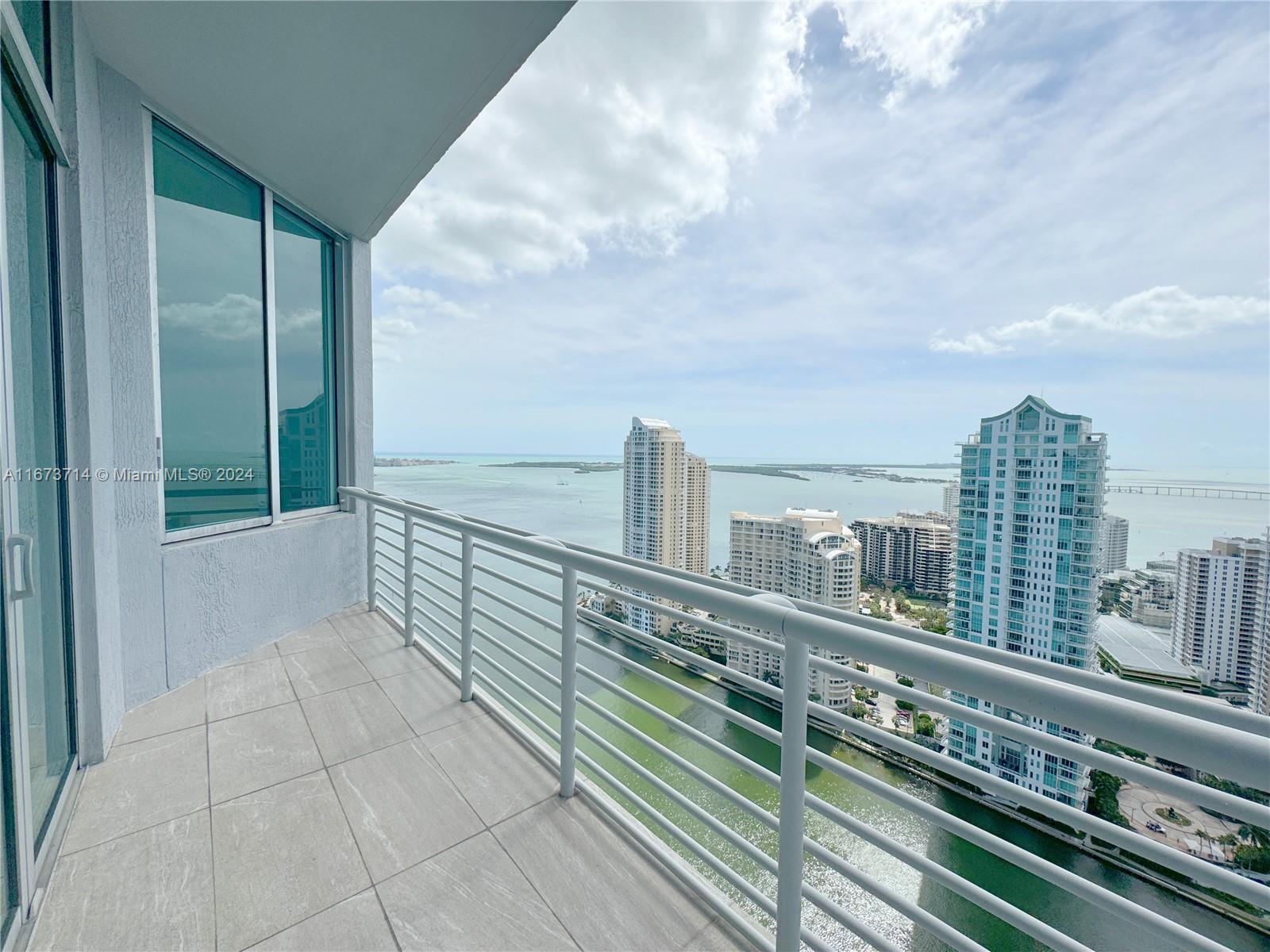 325 S Biscayne Blvd LPH 19