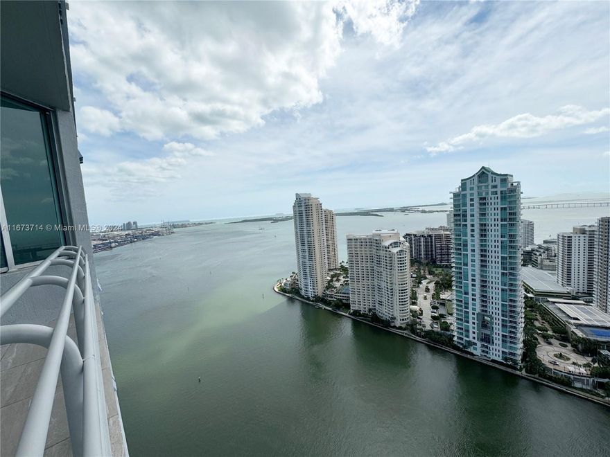 Spectacular 2 Bed 2 Bath Lower PENTHOUSE with fabulous views of the Bay and Miami River. Recently remodeled, split plan unit with 11 foot high ceilings, Italian wood cabinetry, granite counter tops, stainless steel appliances, and amazing multi-shower head showers. Building Amenities include pool, Spa/hot tub, Exercise Room, Kids area, Restaurant and Bar, valet and Security. This Lower Penthouse is within steps of the Heart of the Arts Center, Arena, Museums and many, many highly rated restaurants. 

Unit is rented at $4.500 a month until November 30, 2026.