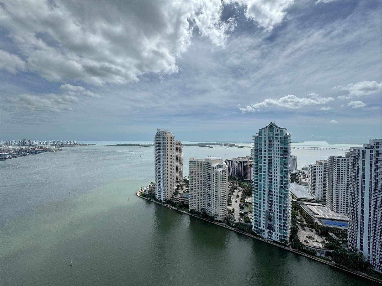 325 S Biscayne Blvd LPH 19