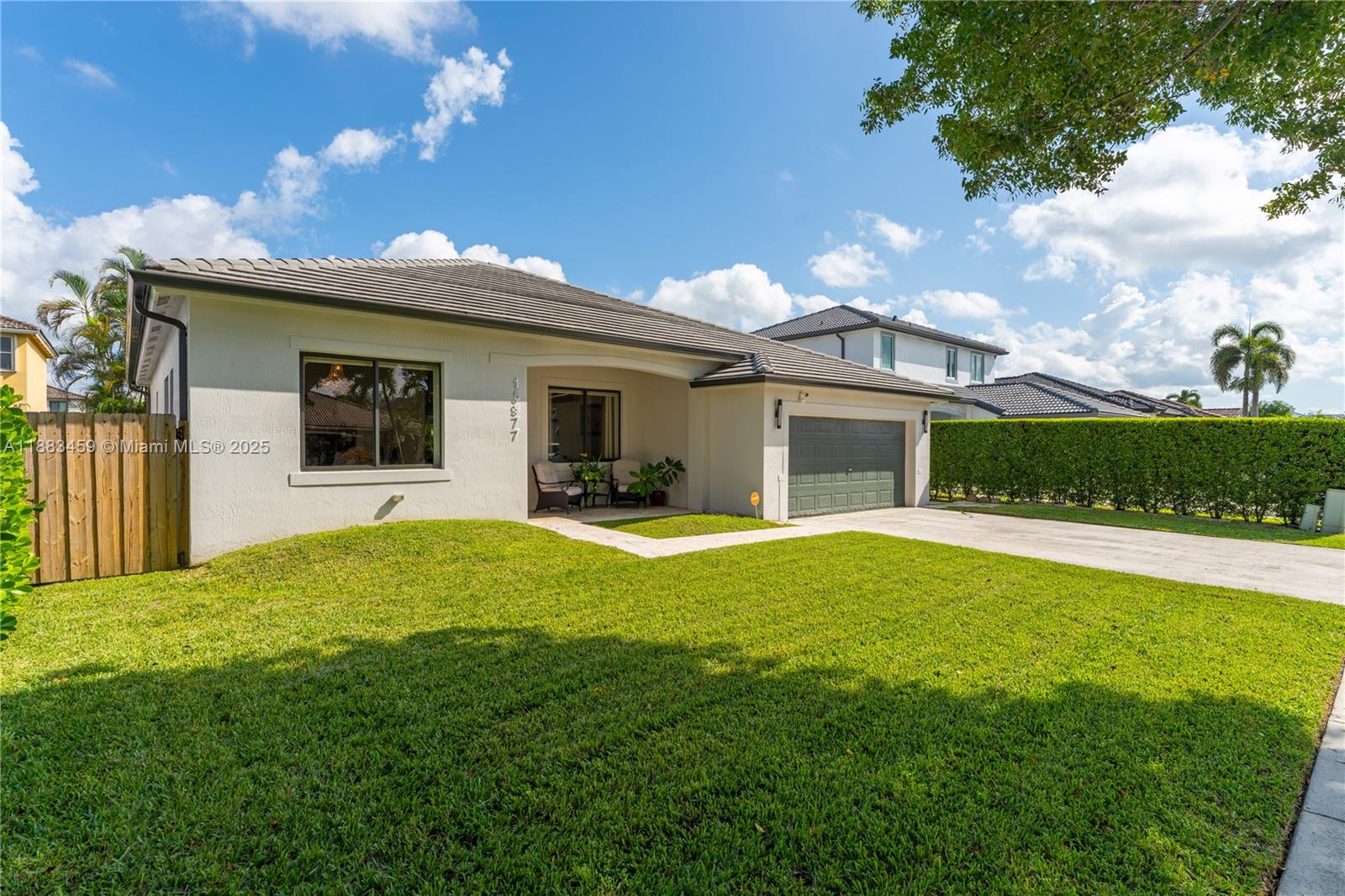 PARADISE REEF - Residential