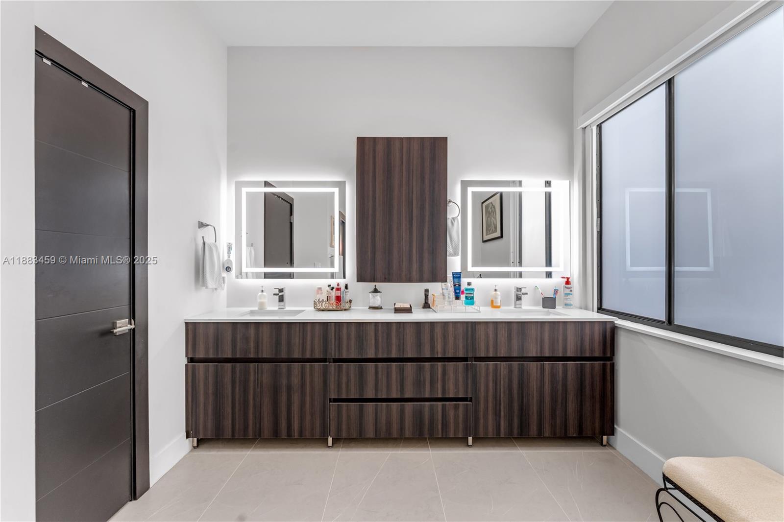 PARADISE REEF - Residential