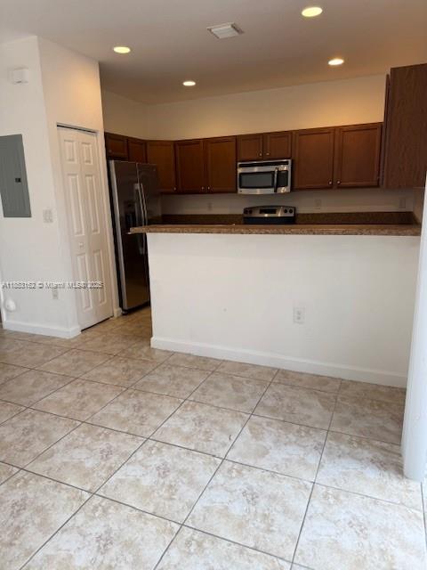 648 SE 32ND AVE 648