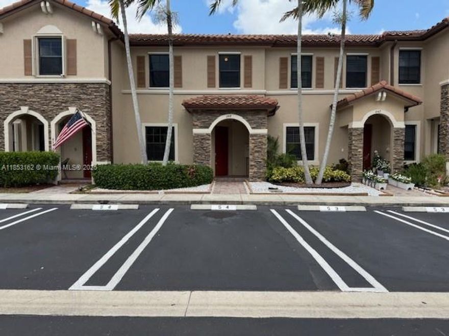 Spacios and brigth highly desirable 3/2.1 Townhome  at Martinique At Oasis comunnity a great place to live, first level entry w- huge living room, a plus lake view, two parking spaces per unit with Guest parking in the complex. The complex amenities are wonderful like Pool, Gym, kids play area and much more.