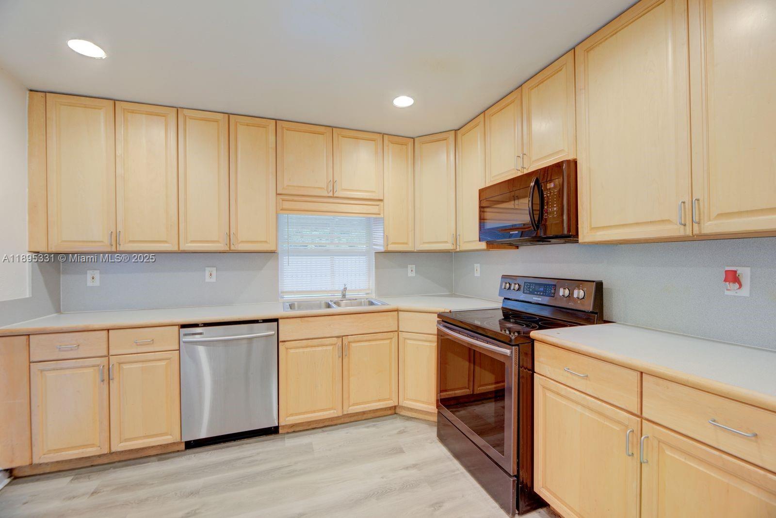 BOULEVARD HEIGHTS SEC 8 - Residential Lease