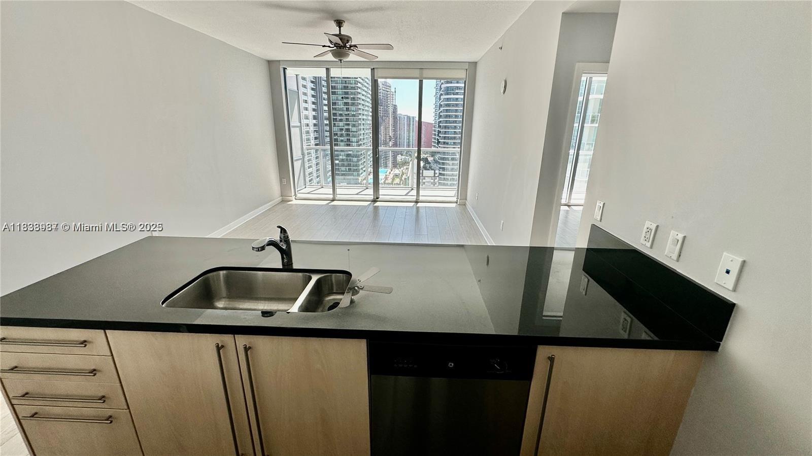 1111 SW 1st Ave 2618-N