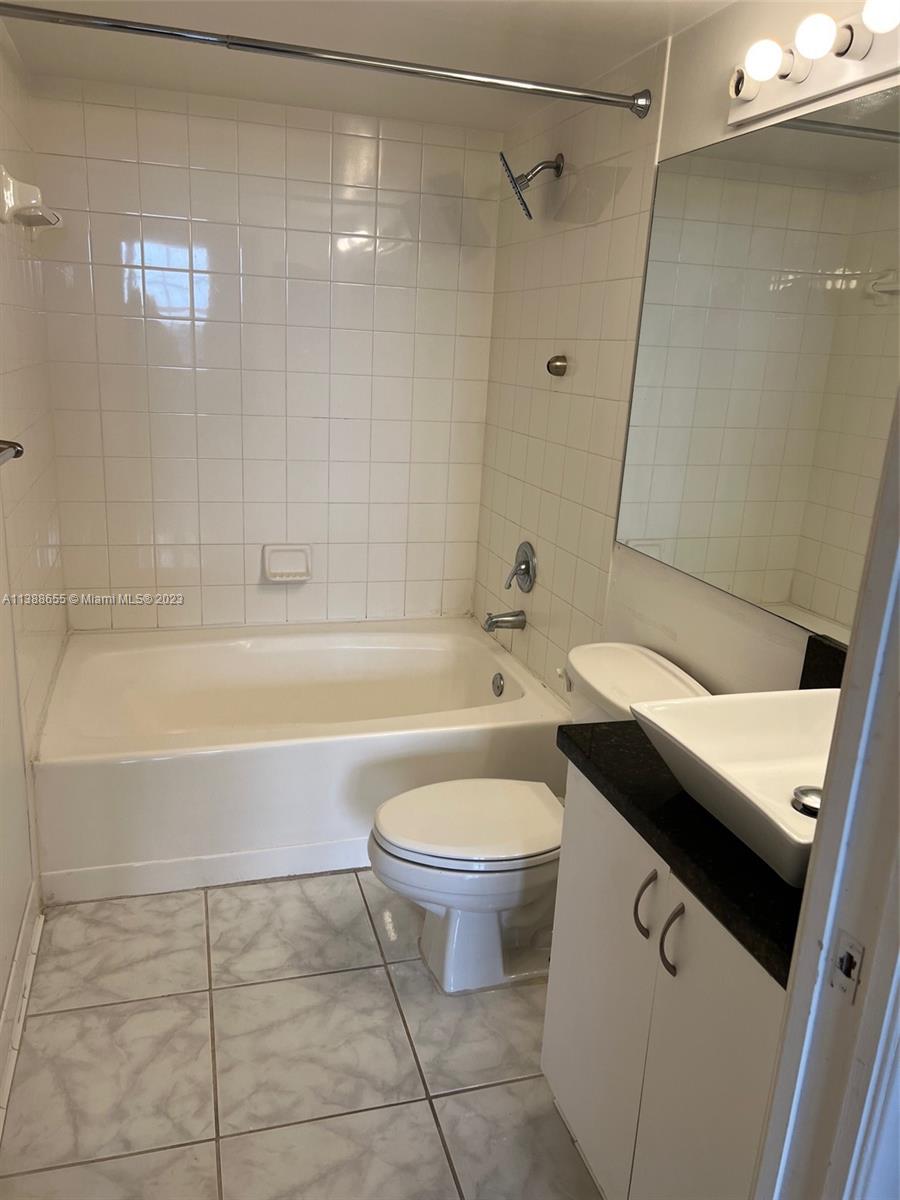 THE YACHT CLUB AT AVENTUR - Residential Lease