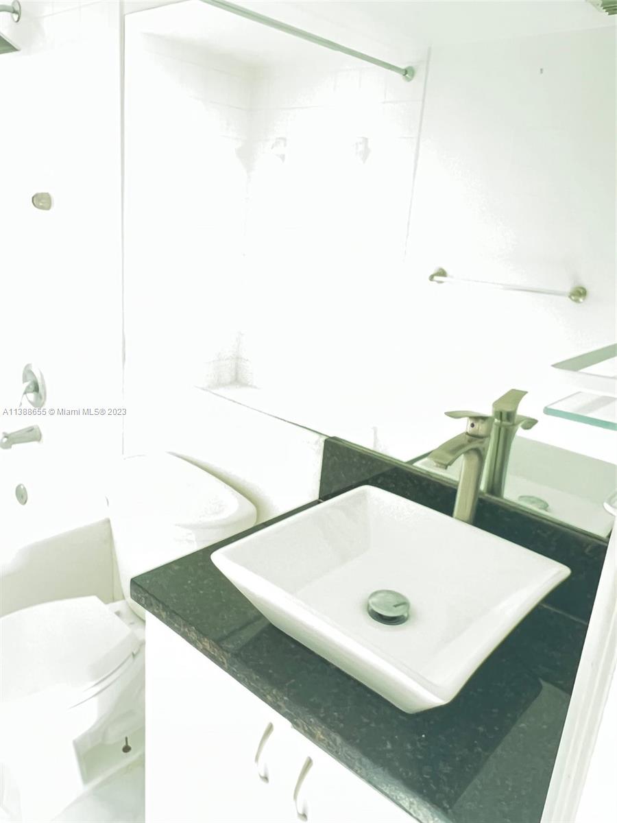 THE YACHT CLUB AT AVENTUR - Residential Lease