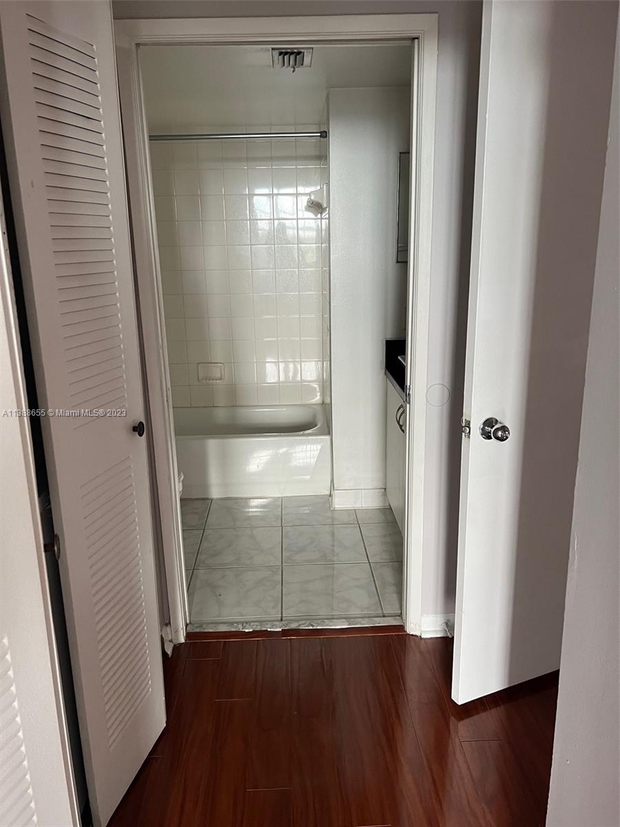 THE YACHT CLUB AT AVENTUR - Residential Lease