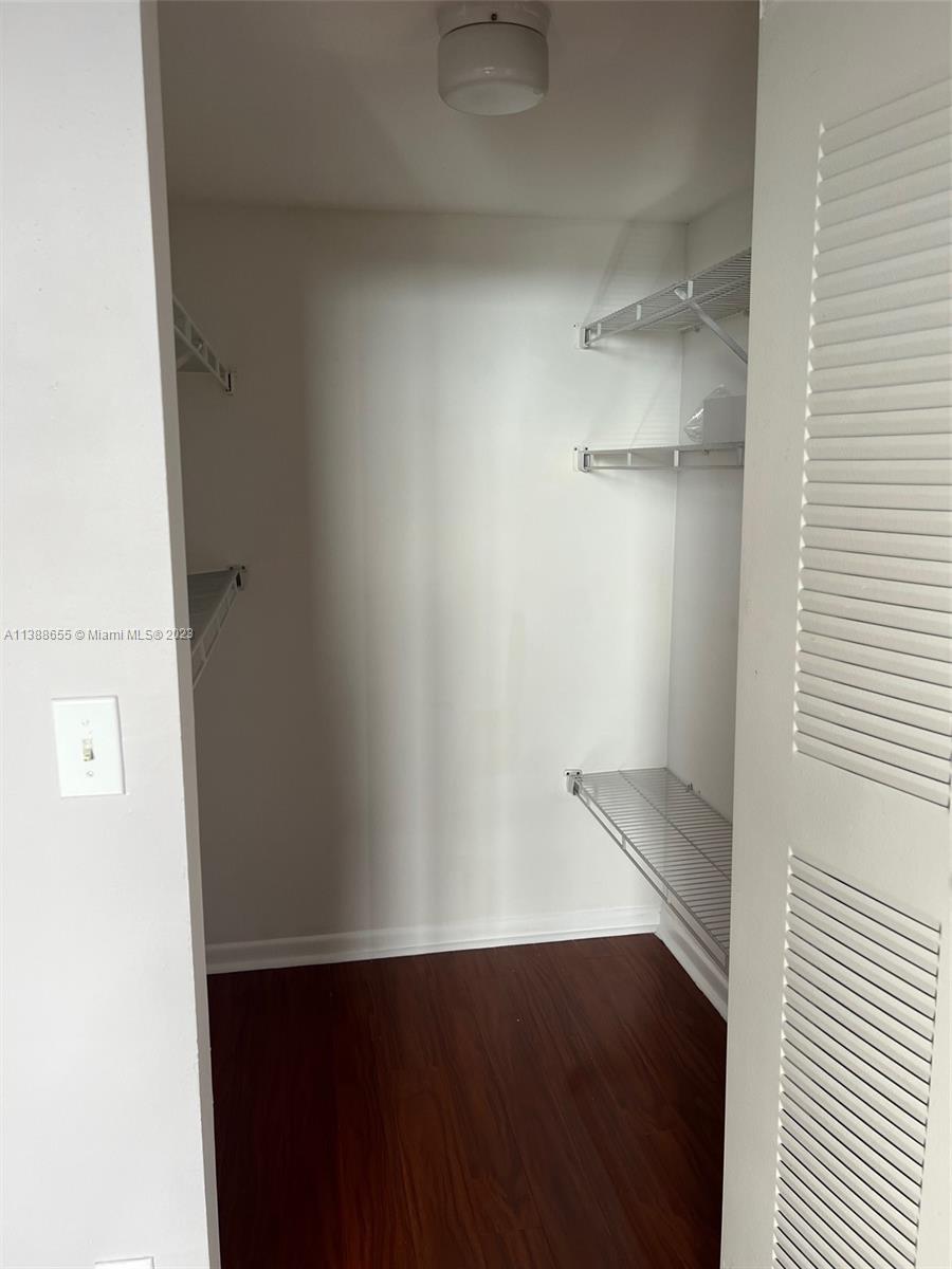 THE YACHT CLUB AT AVENTUR - Residential Lease