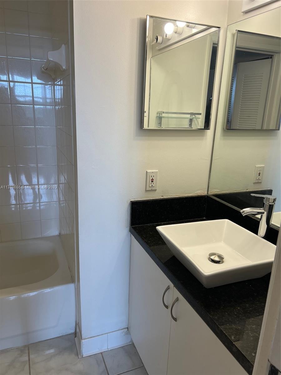 THE YACHT CLUB AT AVENTUR - Residential Lease