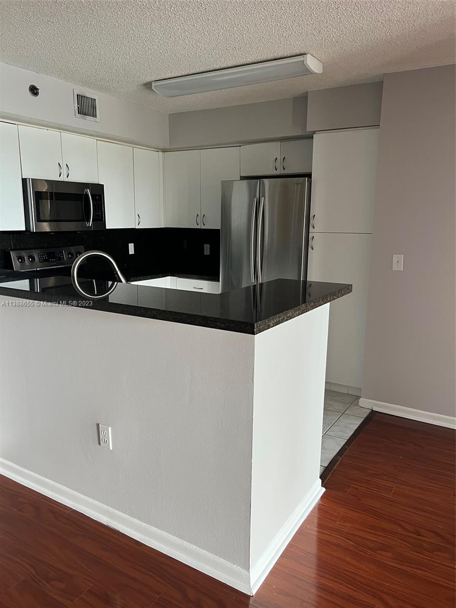 THE YACHT CLUB AT AVENTUR - Residential Lease