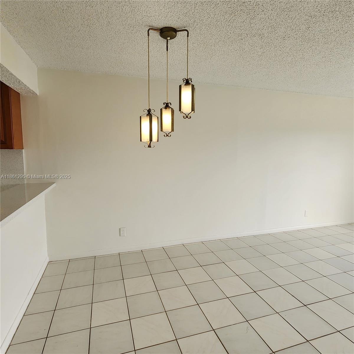 LAKESHORE AT UNIVERSITY P - Residential