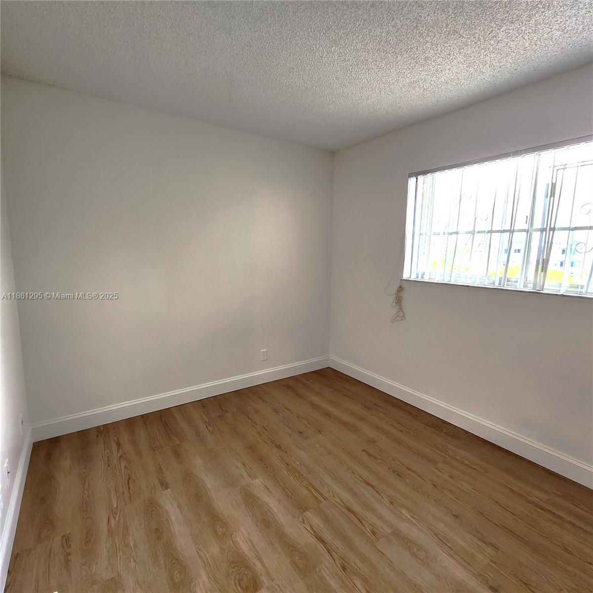 LAKESHORE AT UNIVERSITY P - Residential