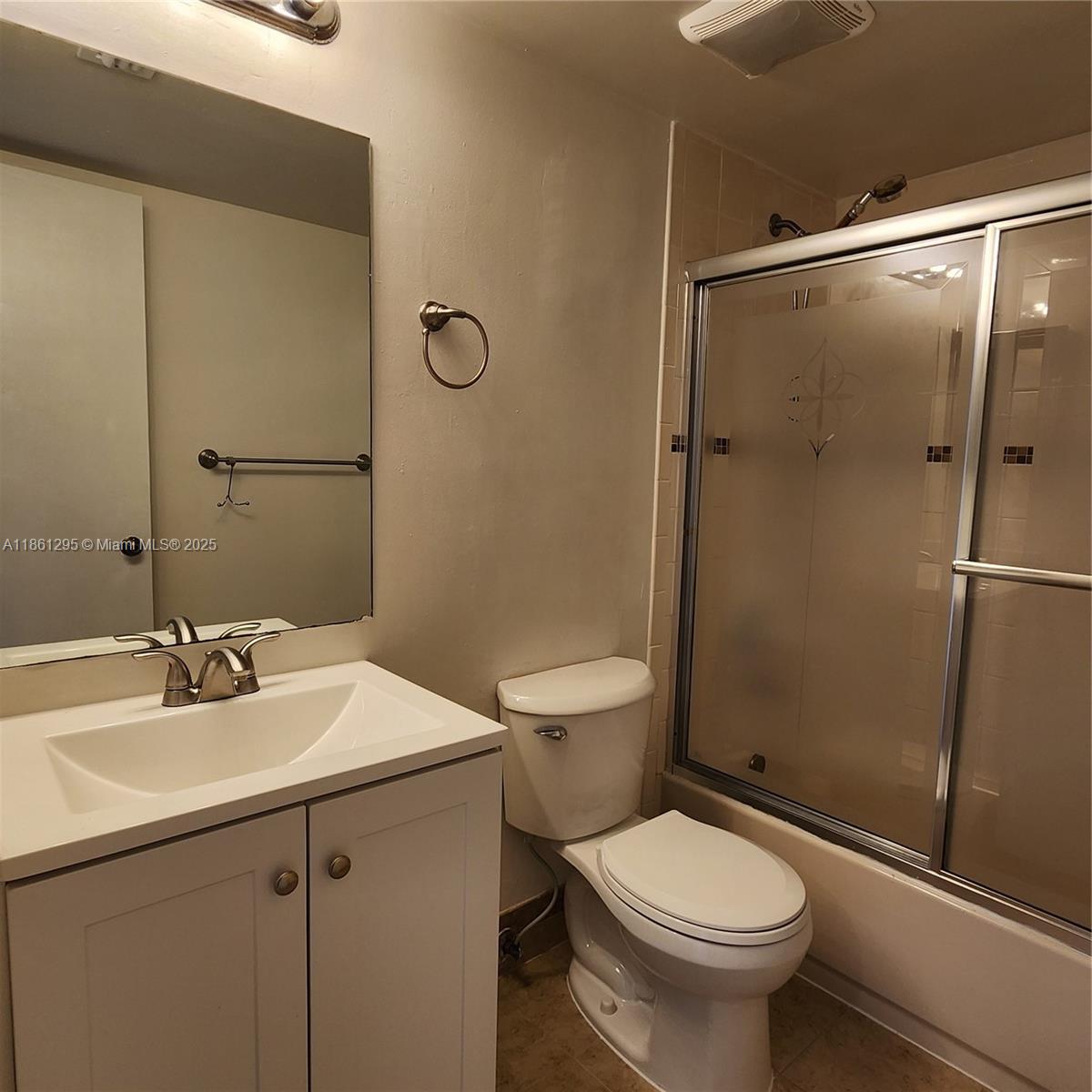 LAKESHORE AT UNIVERSITY P - Residential