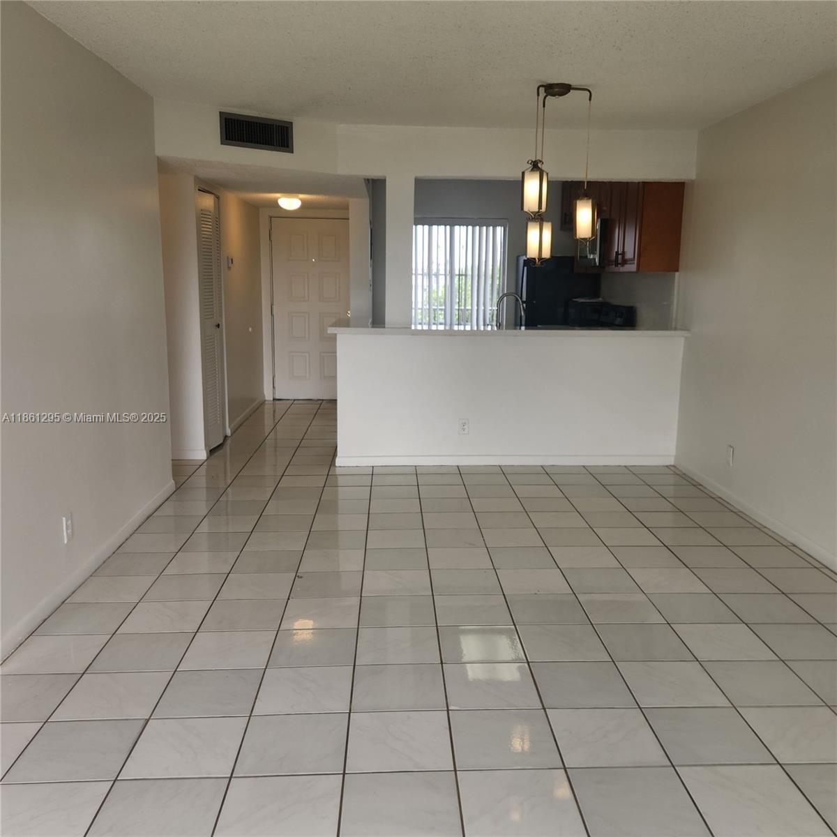 LAKESHORE AT UNIVERSITY P - Residential