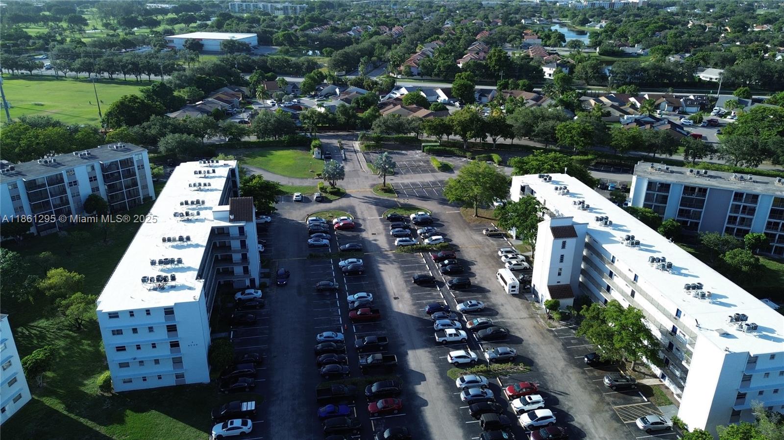 LAKESHORE AT UNIVERSITY P - Residential