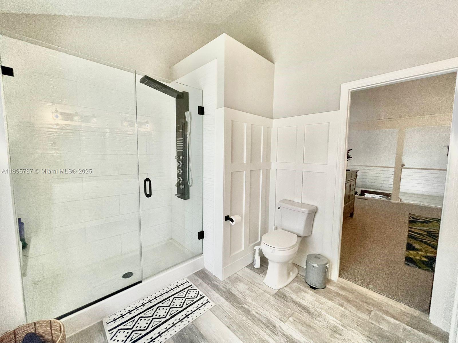 REGINA PALMS - Residential Lease