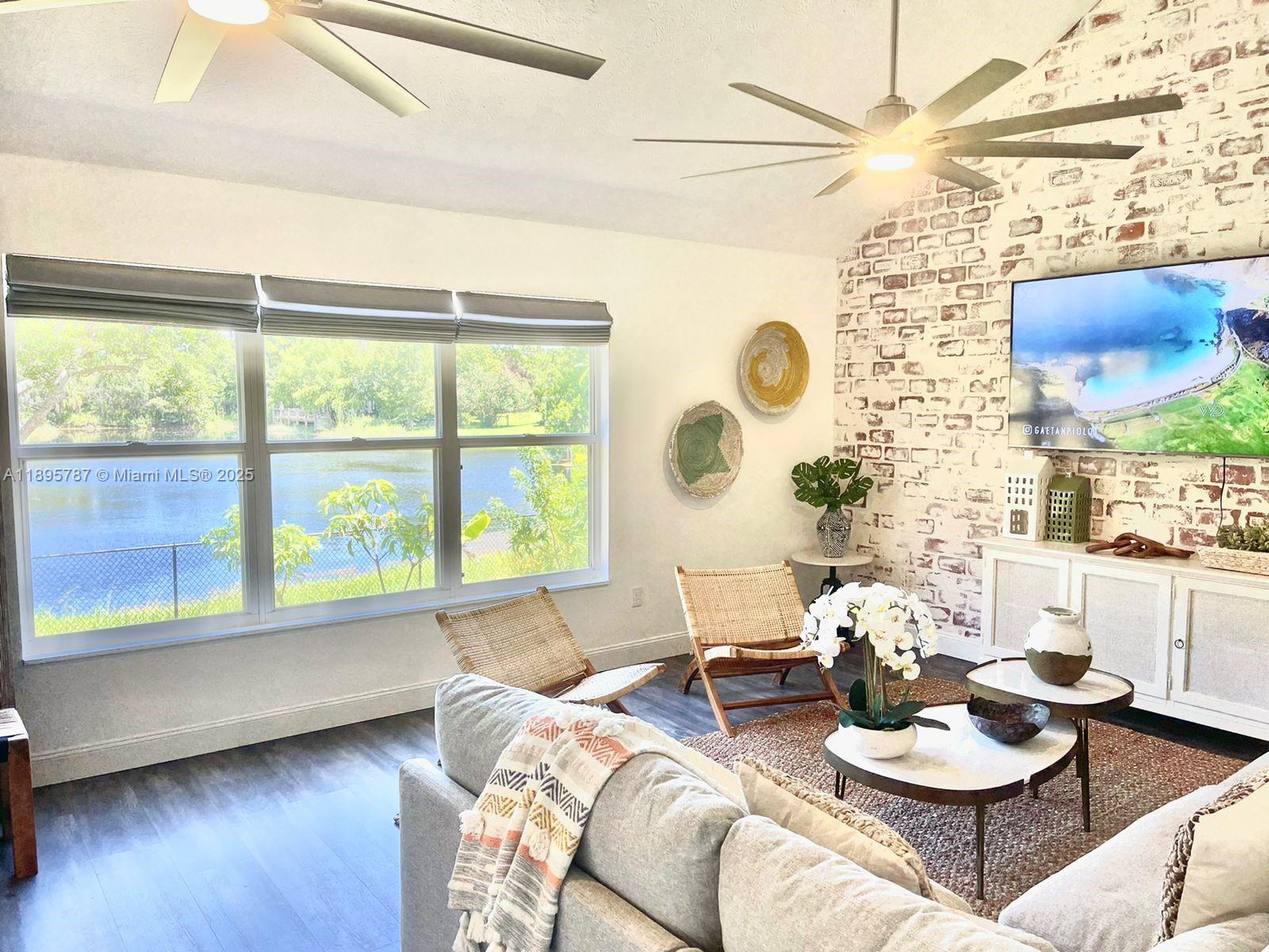 REGINA PALMS - Residential Lease