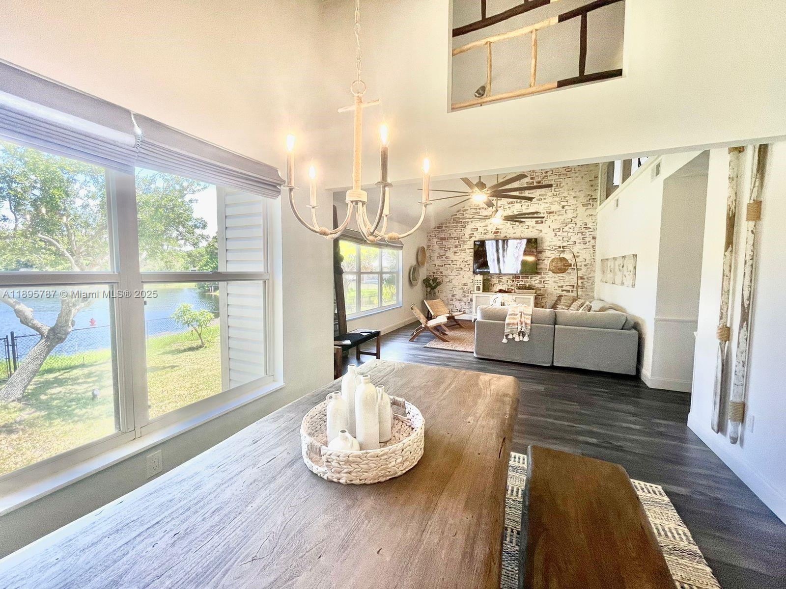 REGINA PALMS - Residential Lease