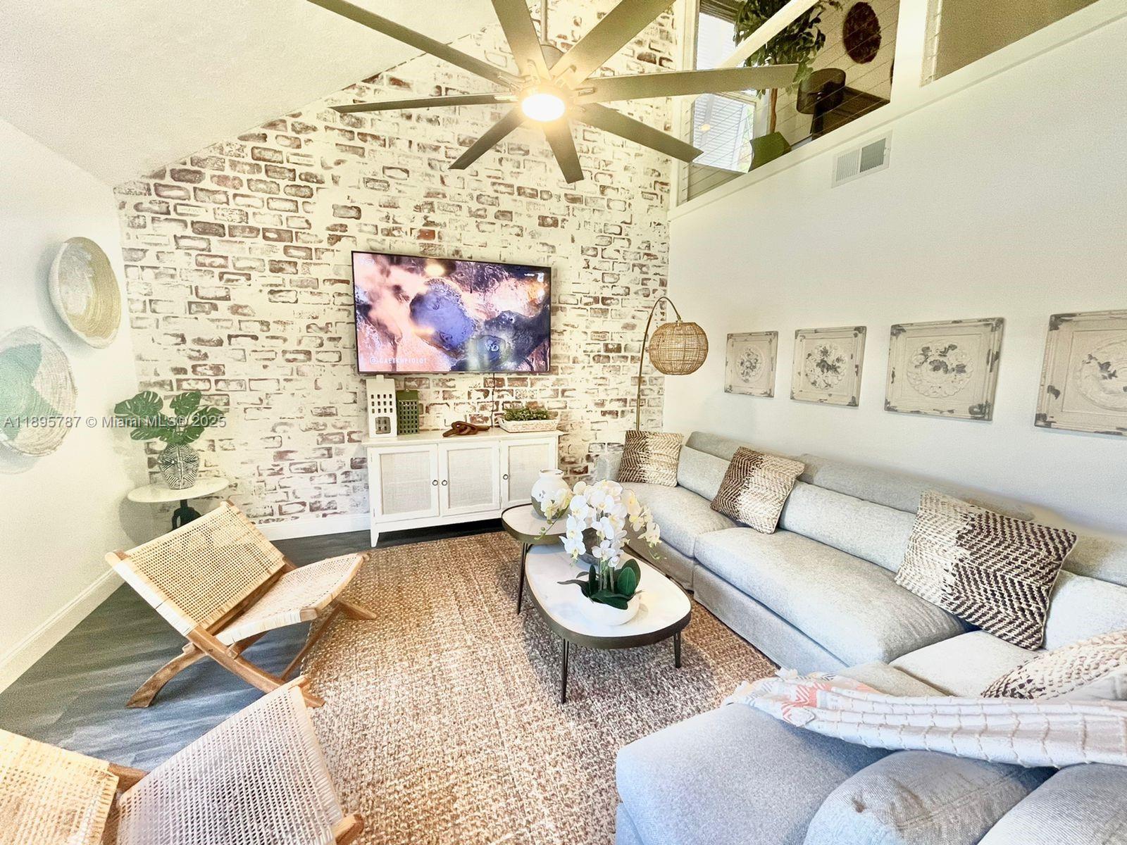 REGINA PALMS - Residential Lease