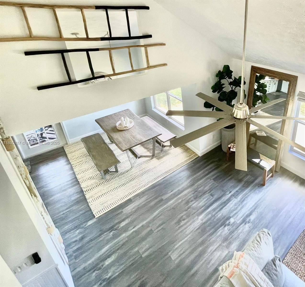 REGINA PALMS - Residential Lease