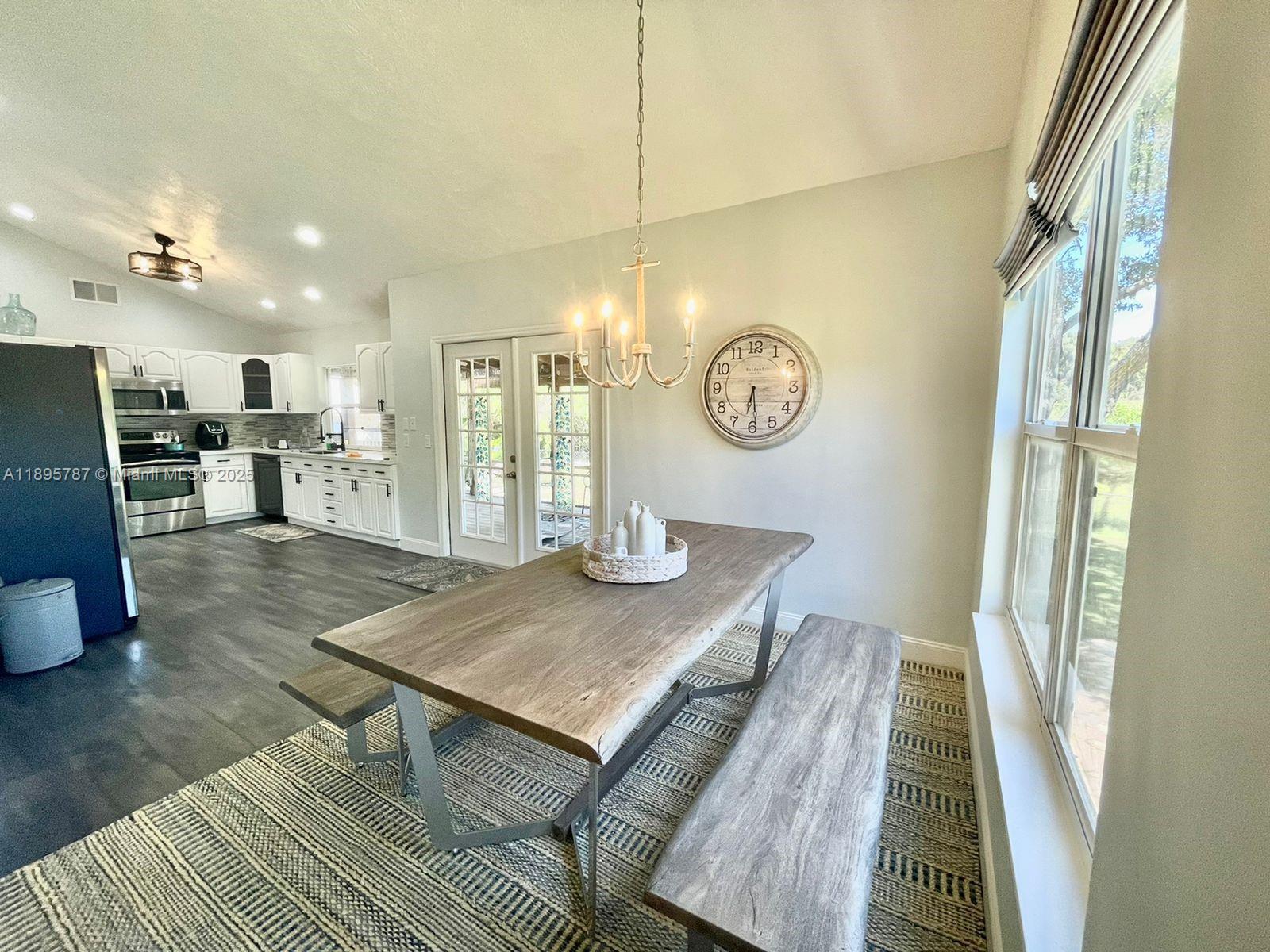 REGINA PALMS - Residential Lease